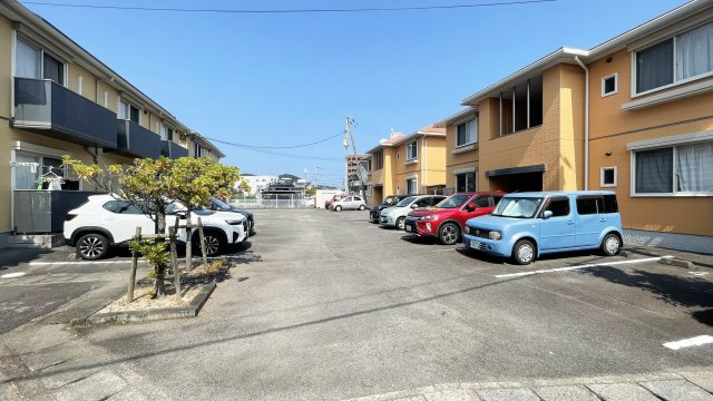 ハミングタウン　Ⅵの駐車場