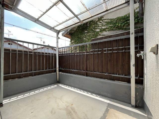 貝塚市久保1丁目　中古戸建のバルコニー|広々としたバルコニーです。