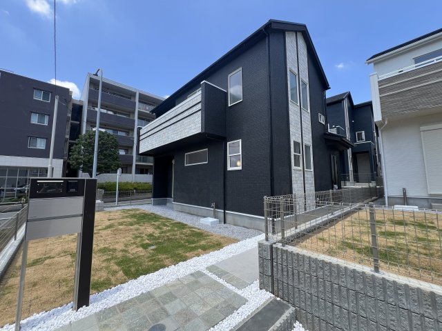 やっぱそうだよねぇ～このシリーズ、いつ見てもウットリ、、何ならそのまま寝ちゃうレベル！！ちょっとした和室でゴロゴロ…さわやかな風を感じながらうたた寝物件とはコレ！！な、『都筑区加賀原１丁目』新築戸建