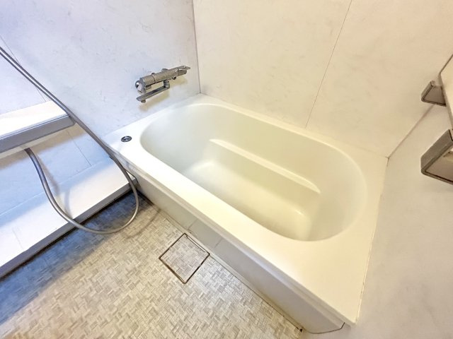 サンヴェール朝霧ケ丘A棟の浴室