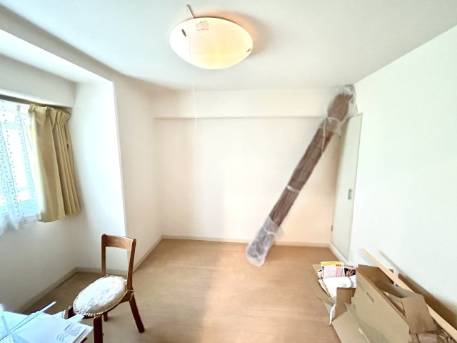サンヴェール朝霧ケ丘A棟の洋室