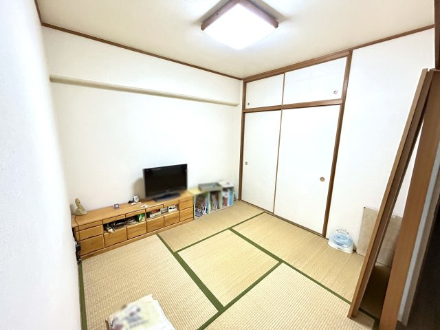サンヴェール朝霧ケ丘A棟の和室