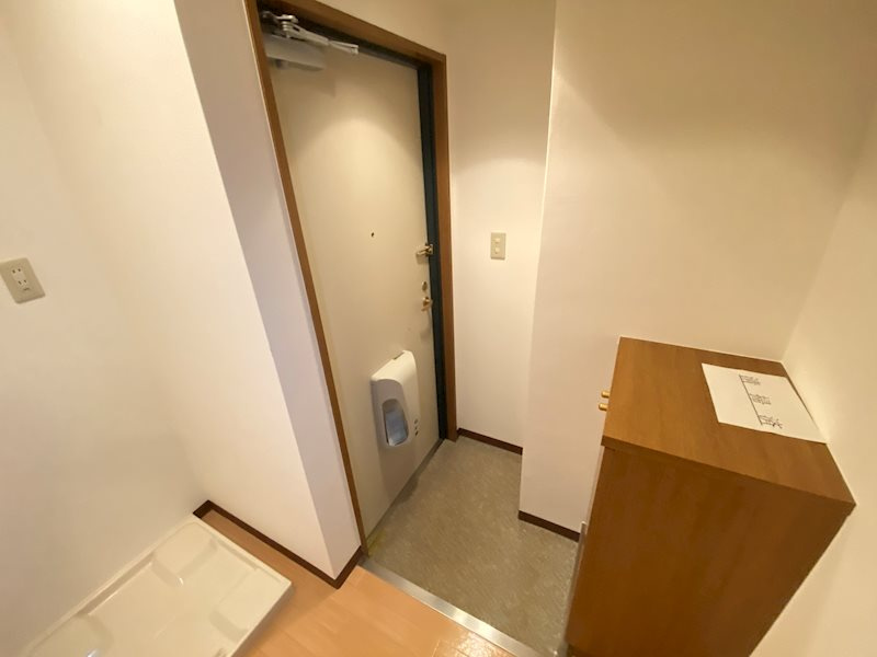 エル中山手の玄関