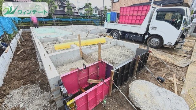 守谷市みずき野5期　新築戸建の外観|現在基礎工事中！着々と形になっていく様子を見学することもできます♪
