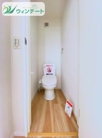 守谷市本町10期　新築戸建のトイレ|節水タイプのトイレを採用。エコで経済的、使い心地にもこだわった空間です。