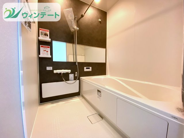 守谷市本町10期　新築戸建の浴室|ゆとりのある浴槽で一日の疲れをリセット。追い焚き・浴室乾燥機付きで、機能性と快適性を兼ね備えた浴室です。