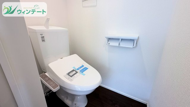 守谷市松ケ丘5丁目01期　新築戸建　1号棟のトイレ|各階にトイレあり。朝の混雑も解消し快適です。