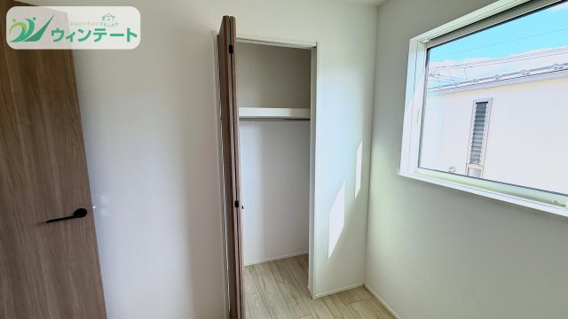 守谷市松ケ丘5丁目01期　新築戸建　2号棟の収納|各部屋に収納スペースを確保。衣類や日用品をすっきり整理でき、居室を広く使えます。