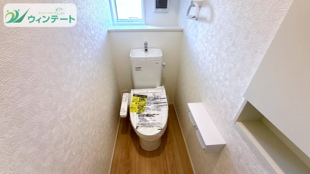 常総市本石下第12　新築戸建のトイレ|シンプルなデザインで圧迫感のないトイレ。換気もしやすく、いつでも快適な空間をキープできます。