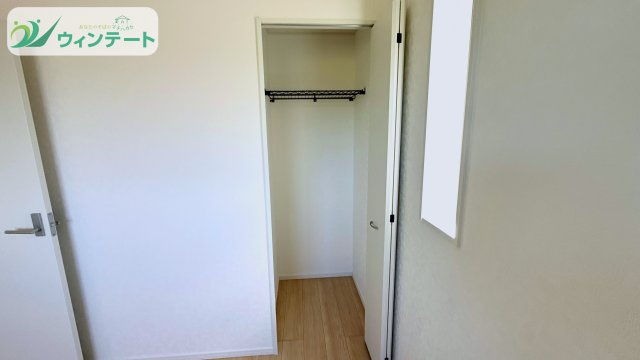 常総市本石下第12　新築戸建の収納|各部屋に収納スペースを確保。衣類や日用品をすっきり整理でき、居室を広く使えます。