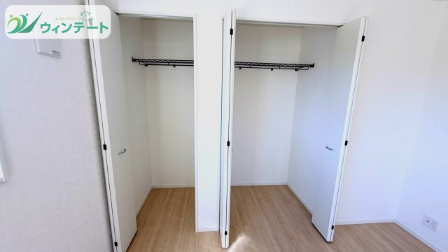 常総市本石下第12　新築戸建の収納|たっぷり収納できるクローゼット付き。衣類や小物を整理しやすく、いつでもお部屋がきれいに保てます。