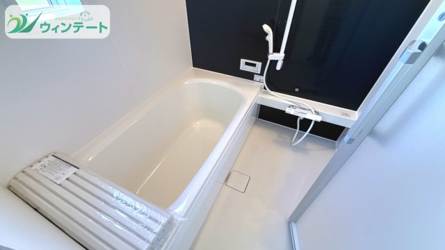 常総市本石下第12　新築戸建の浴室|浴室暖房乾燥機付きで冬も暖かく、雨の日の洗濯にも便利。追い焚き機能も搭載し、いつでも快適な温度で入浴できます。