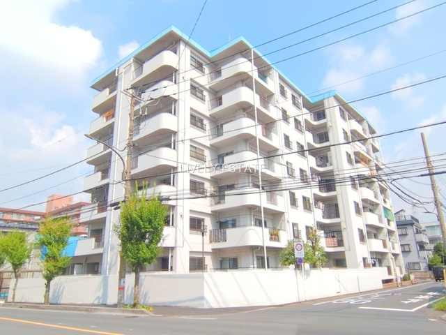 草加マンションの外観