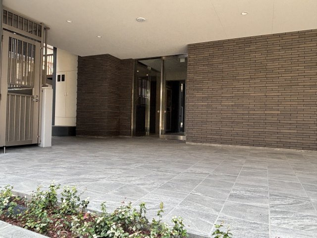 フォレストコート戸田公園のエントランス