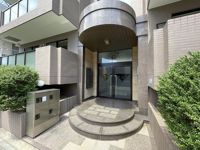 ＤＥＥＲ　ＣＯＵＲＴ壱番館のエントランス