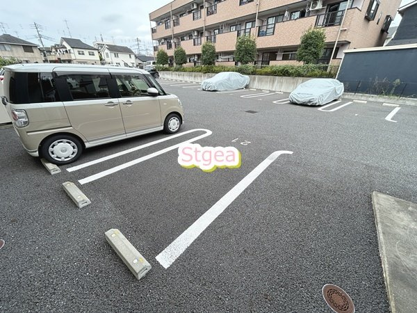 グレイスコートの駐車場