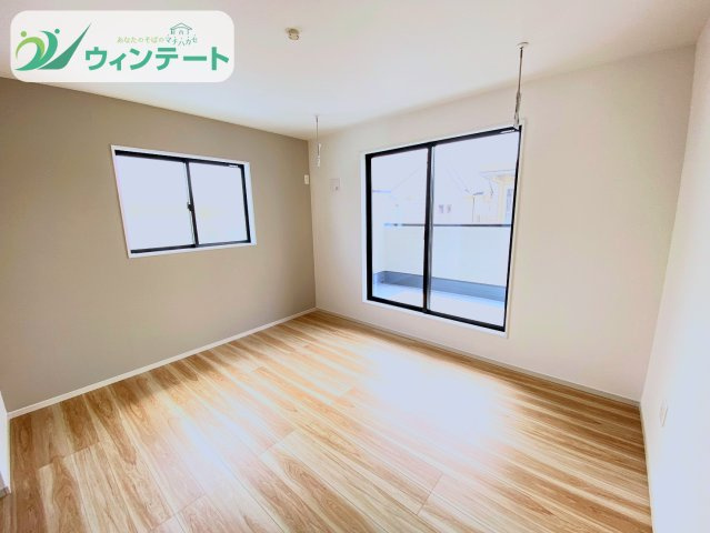 牛久市田宮6期　新築戸建の洋室|2階の各洋室は明るく通風も良好。寝室・子ども部屋・書斎など、ライフスタイルに合わせて多目的に使えます。