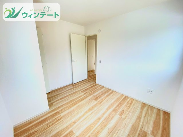 牛久市田宮6期　新築戸建の洋室|未就学のお子様の成長に合わせて使える広々洋室。落ち着いた空間で集中力が高まるかも！