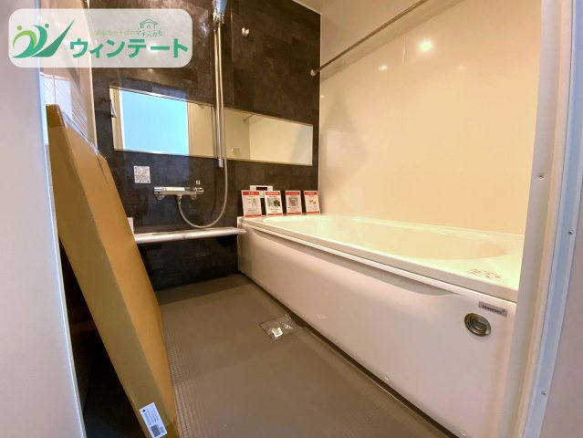 牛久市田宮6期　新築戸建の浴室|足を伸ばしてゆったりくつろげる一坪タイプの浴室。乾燥機付きで雨の日でも安心。家族のリラックスタイムにぴったりです。