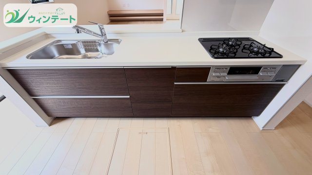 石岡市石岡3期　新築戸建のキッチン|完成したキッチンの実物写真です♪収納力と作業スペースの広さをぜひ現地でお確かめください。