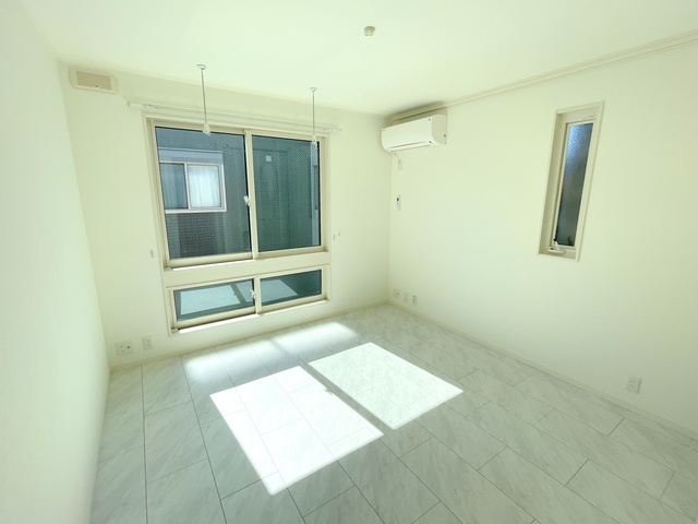 iori otoの洋室|★明るいお部屋です★
