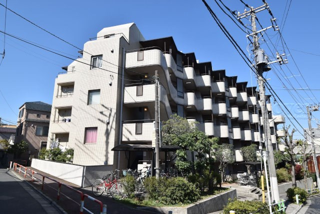 【駐車場】 | GSハイムときわ台 | バイク置き場。空き区画の有無や駐輪料金、サイズおよび排気量規定などについては、改めてお問い合わせください。～即日のご見学可能～　お問合せはお気軽にどうぞ。
