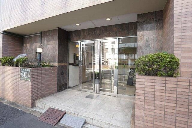 菱和パレス渋谷西のエントランス