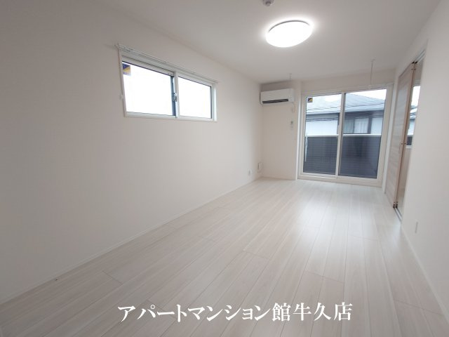 D-Invest栄町の居間・リビング