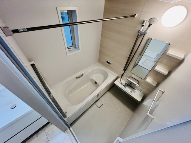 【浴室】 | 杉並区阿佐谷南１丁目　新築戸建て　A号棟 | 【施工例】一日の疲れを癒す、ゆったり寛げる快適なバスルーム