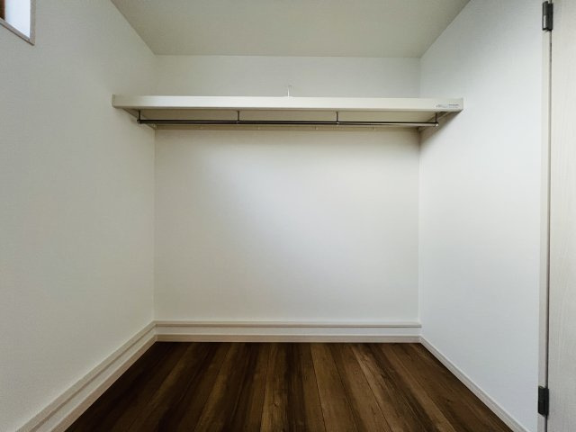 【収納】 | 杉並区阿佐谷南１丁目　新築戸建て　A号棟 | 【施工例】衣類や日用品をたっぷり収納できる便利な収納スペース