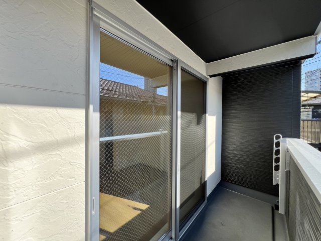 【バルコニー】 | 杉並区阿佐谷南１丁目　新築戸建て　A号棟 | 【施工例】陽光と風を感じながら過ごせる、開放的なバルコニー