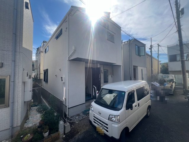 【外観】 | 杉並区阿佐谷南１丁目　新築戸建て　A号棟 | 洗練された外観デザインが、街並みに美しく映える住まいです