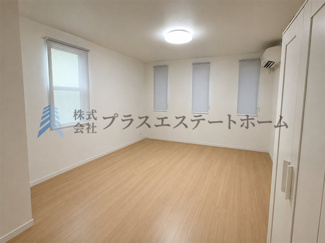 【居間・リビング】 | 灘区上河原通1丁目　戸建 | LDKは約17.7帖確保♪【背景に写りこんだ所有物を消去する画像加工を行っています】
