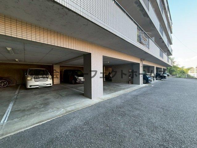 パークハイツ岡山手の駐車場
