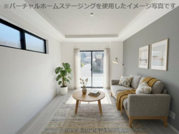 新築戸建・新築建売　郡山市並木1期　大島小・第五中の居間・リビング|画像はバーチャルホームステージングの加工による演出で、実際の家具は付きません。