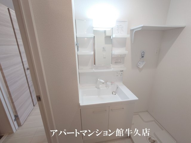 D-Invest栄町の洗面所