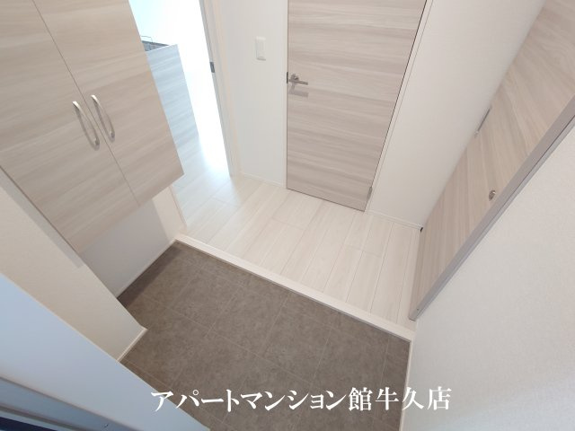 D-Invest栄町の玄関