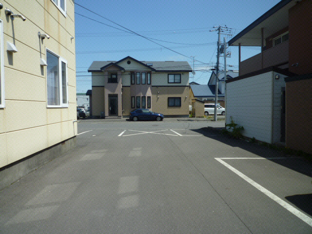 グランポート芦野の駐車場