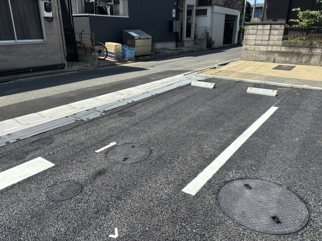 フォレストコート戸田公園の駐車場