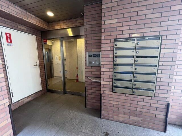 ＡＢＥビルのエントランス
