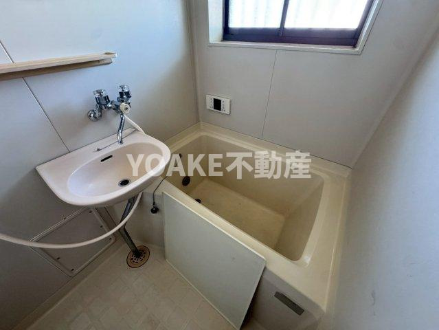綾瀬市大上５丁目のアパートの浴室