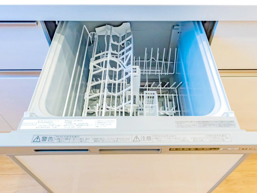【設備】 | 食器も調理器具もたっぷりセットできて食後の後片付けもラクラクです。