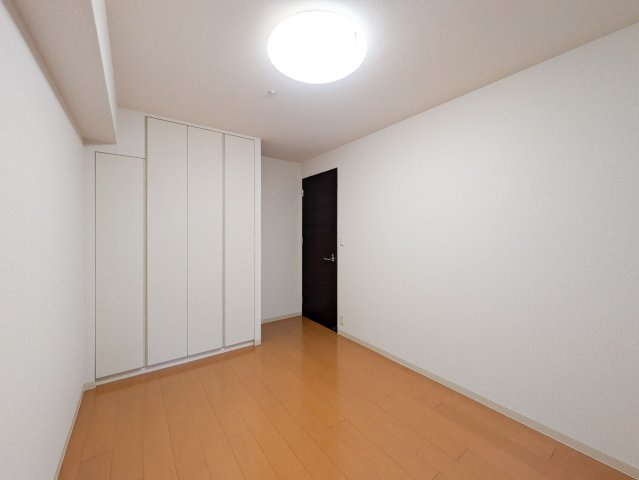 パークグラン西岡本の居間・リビング