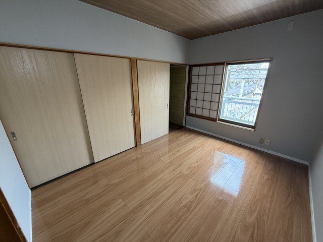 葛本町戸建の居間・リビング