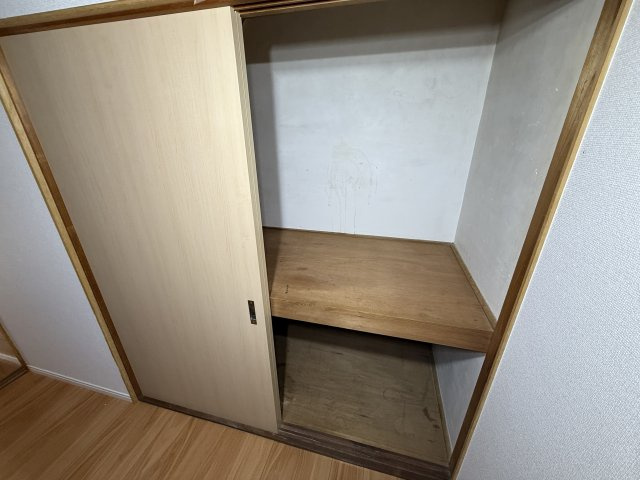 葛本町戸建の収納