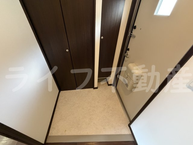 KINZY COURT Ⅱの玄関|シンプルで使いやすい玄関です