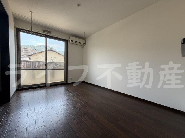 KINZY COURT Ⅱの居間・リビング|ゆったり過ごせる居間です