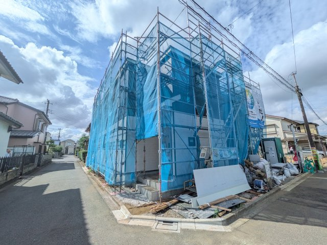 船橋市南三咲２丁目411番265　新築戸建て　A号棟の前面道路含む現地写真|現地完成済で建物や駐車場、お庭も全てご覧いただけます。。
本日のご見学も可能です♪
お気軽にお電話またはお問い合わせください。