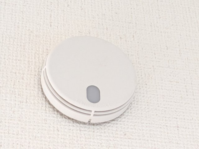 船橋市南三咲２丁目411番265　新築戸建て　A号棟の設備|火災報知機はキッチンと全居室に設置。
新居での暮らしを始めるその日から、安心して過ごしていただけます。
最新の住宅設備と、万全の安全対策が整ったこの家で、快適な新生活をスタートしませんか？