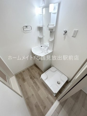 大阪市城東区鴫野東３丁目のアパートの洗面所